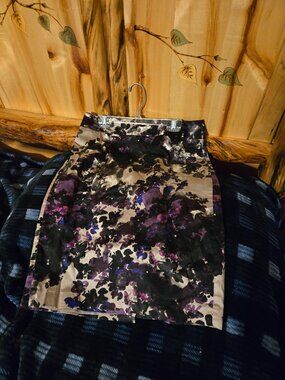 Ann Taylor Skirt Size 4  EUC